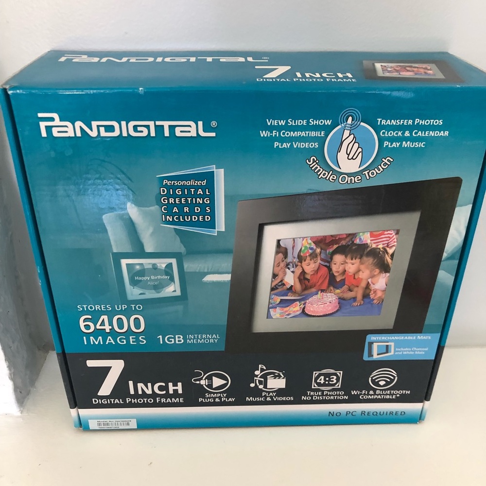 PanDigital PAN7000DW 7-Inch Digital Picture Frame - Black - Never Used.